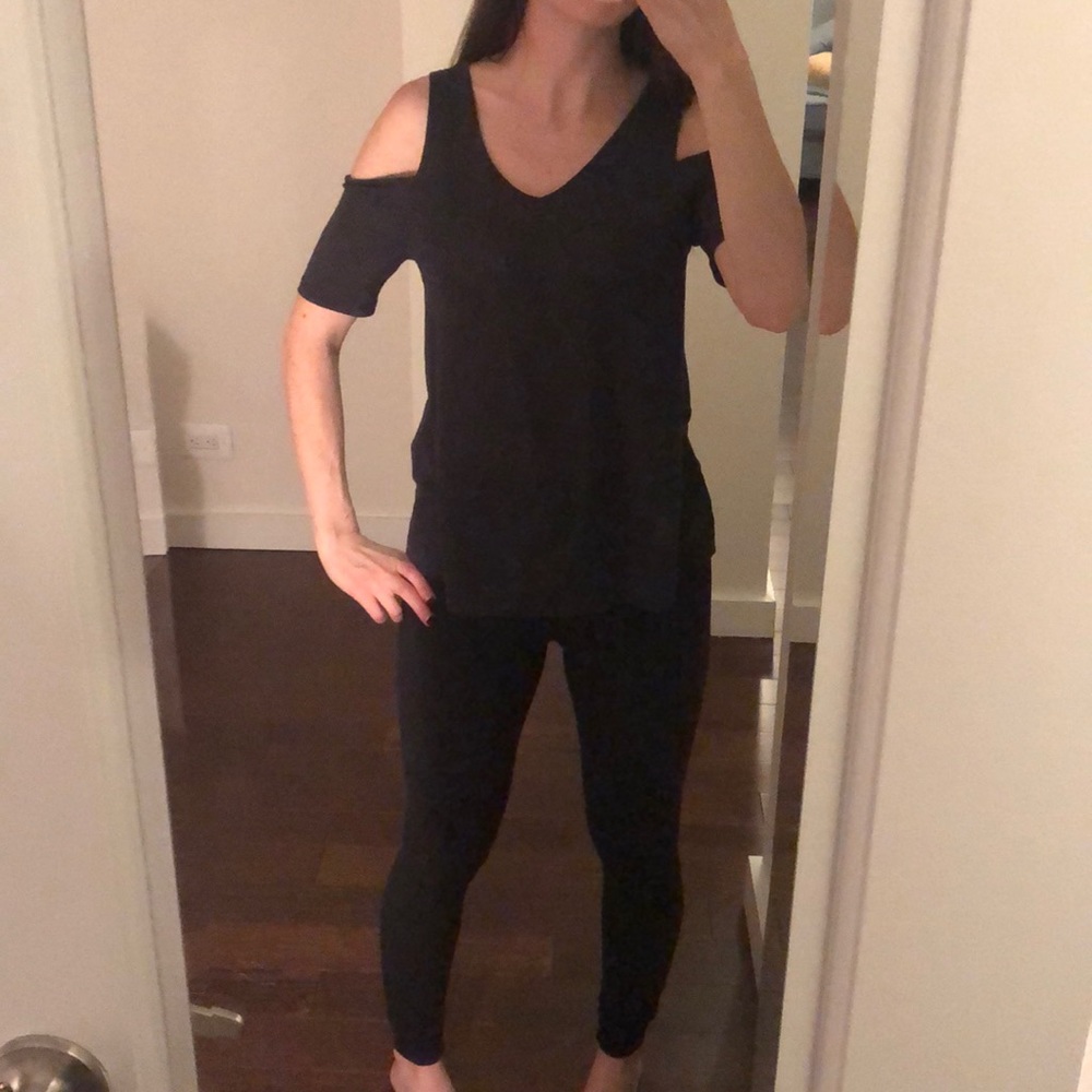 Madison & Berkeley cold shoulder navy blue top